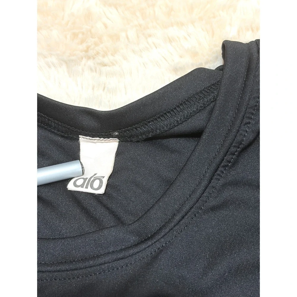 Vintage Alo Yoga Black Performance Short Sleeve Workout Tee Womens XS Crewneck